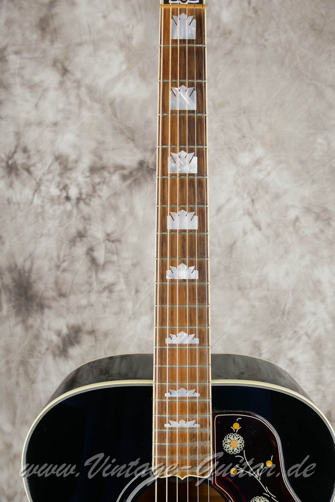 img/vintage/5911/Gibson_SJ_200_Black_Limited_Edition_2012-005.JPG