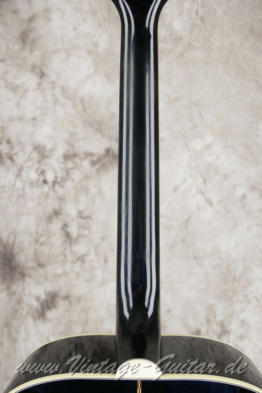 img/vintage/5911/Gibson_SJ_200_Black_Limited_Edition_2012-006.JPG
