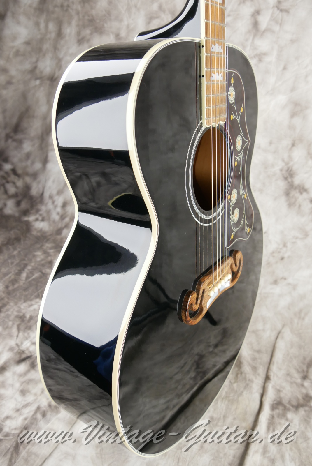 img/vintage/5911/Gibson_SJ_200_Black_Limited_Edition_2012-009.JPG