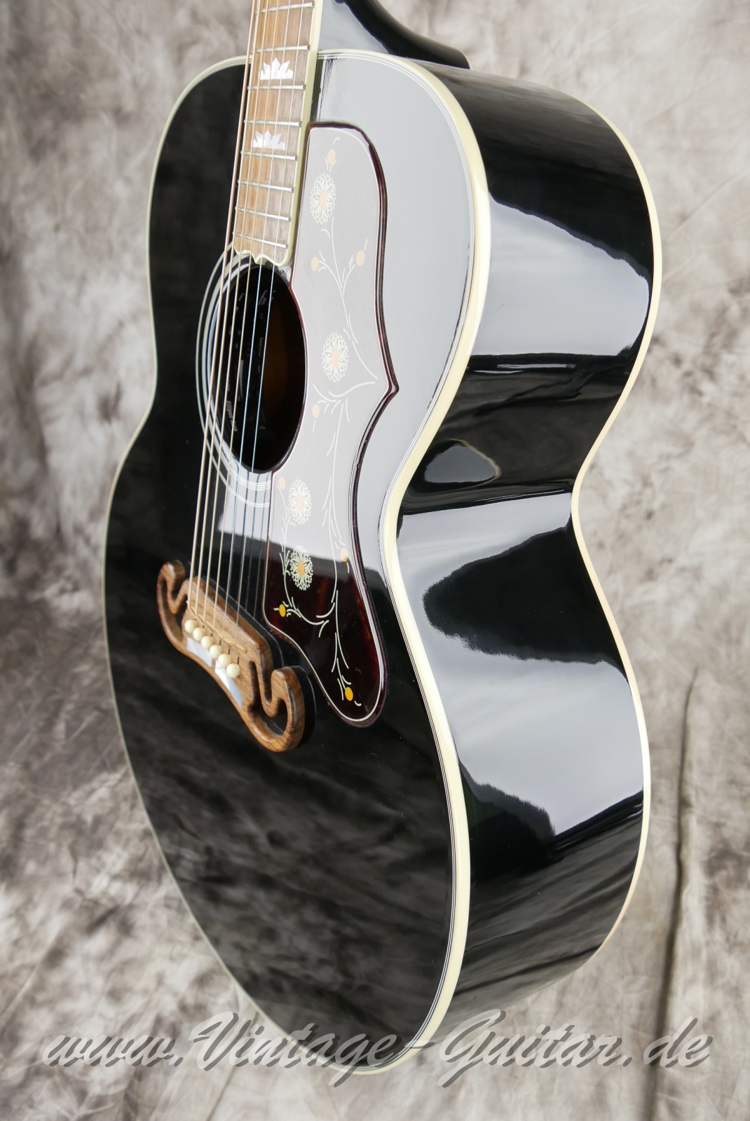 img/vintage/5911/Gibson_SJ_200_Black_Limited_Edition_2012-010.JPG