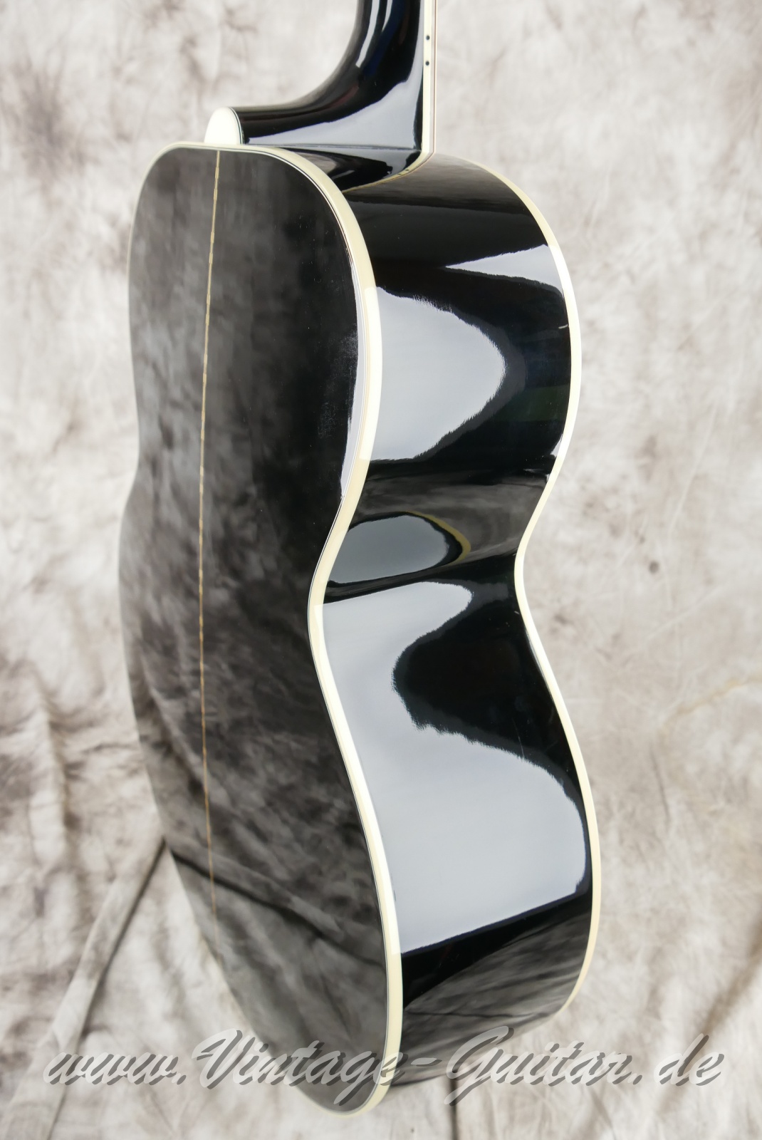 img/vintage/5911/Gibson_SJ_200_Black_Limited_Edition_2012-012.JPG