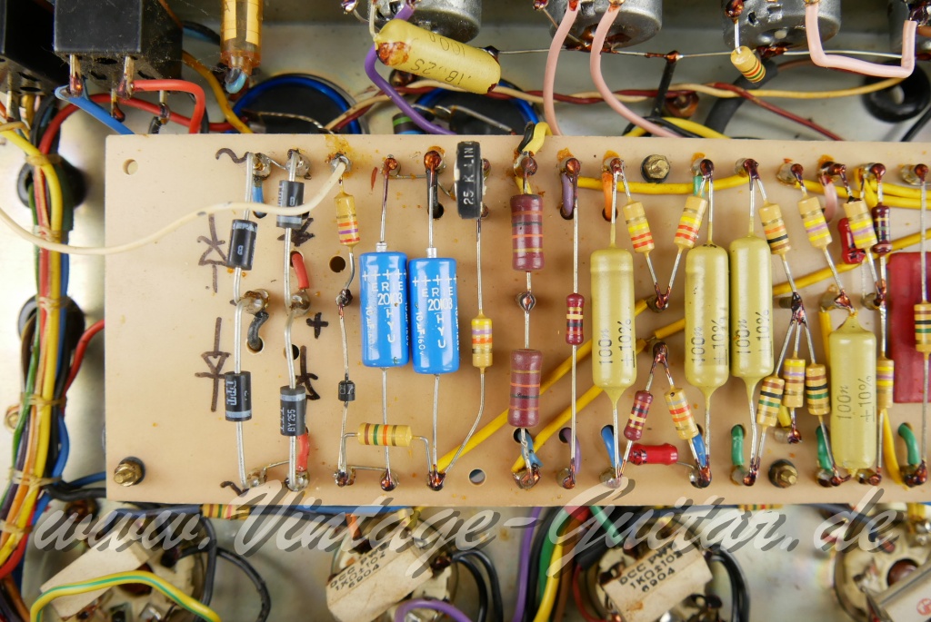 img/vintage/5913/Marshall_Artiste_2068_100W_Great_Britain_1972-018.JPG