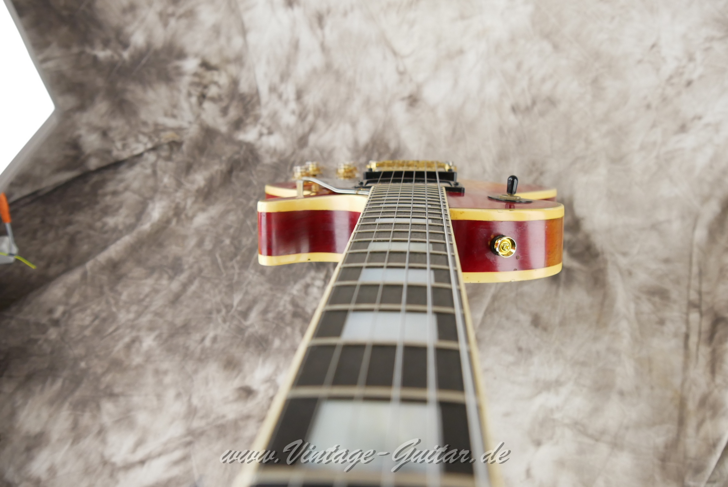 img/vintage/5920/Gibson_Les_Paul_Custom_cherry_sunburst_USA_1978-015.JPG