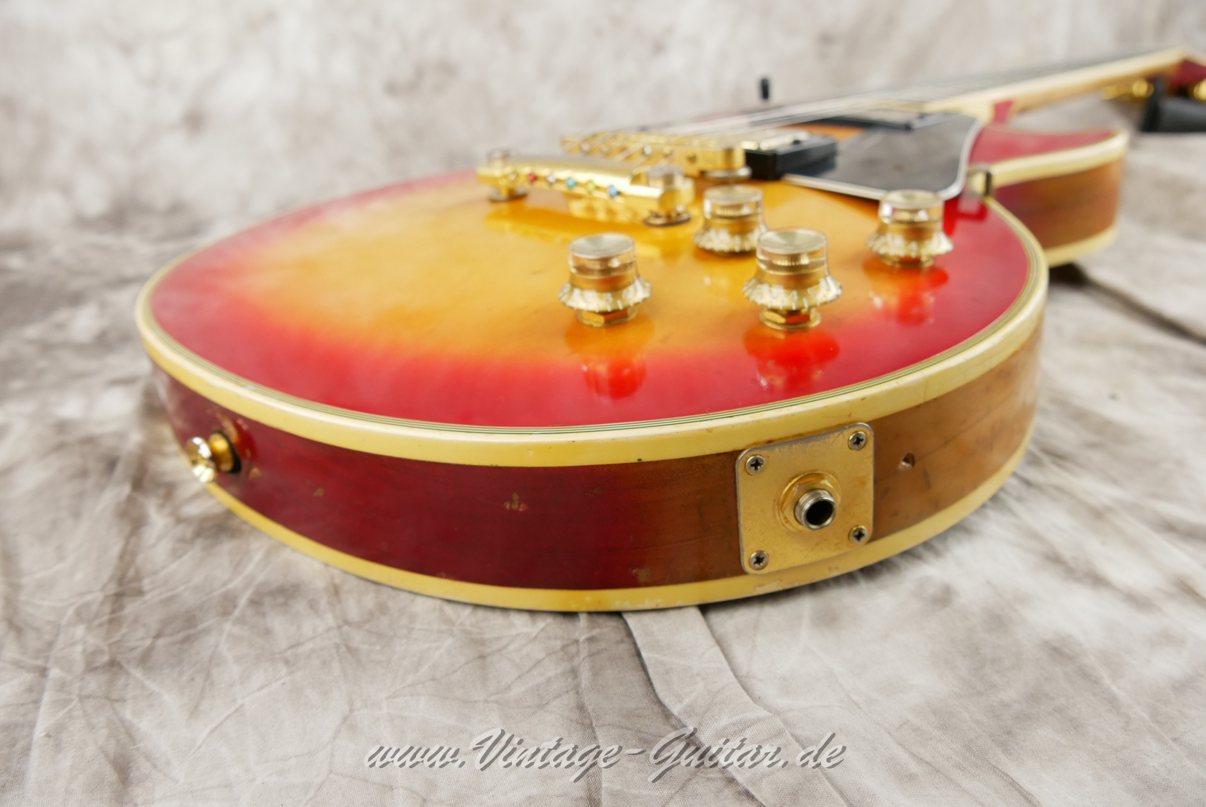 img/vintage/5920/Gibson_Les_Paul_Custom_cherry_sunburst_USA_1978-018.JPG