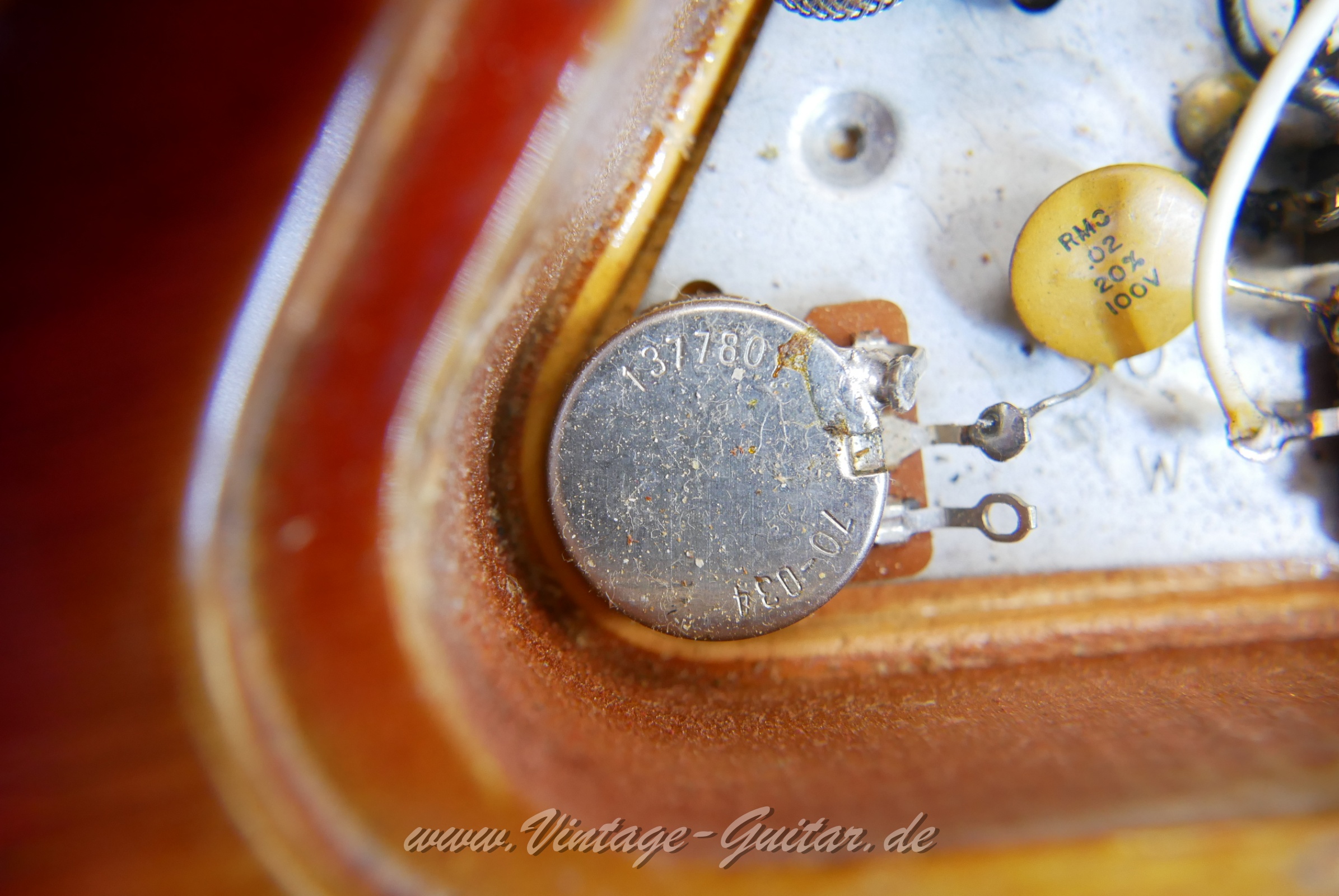 img/vintage/5920/Gibson_Les_Paul_Custom_cherry_sunburst_USA_1978-026.JPG