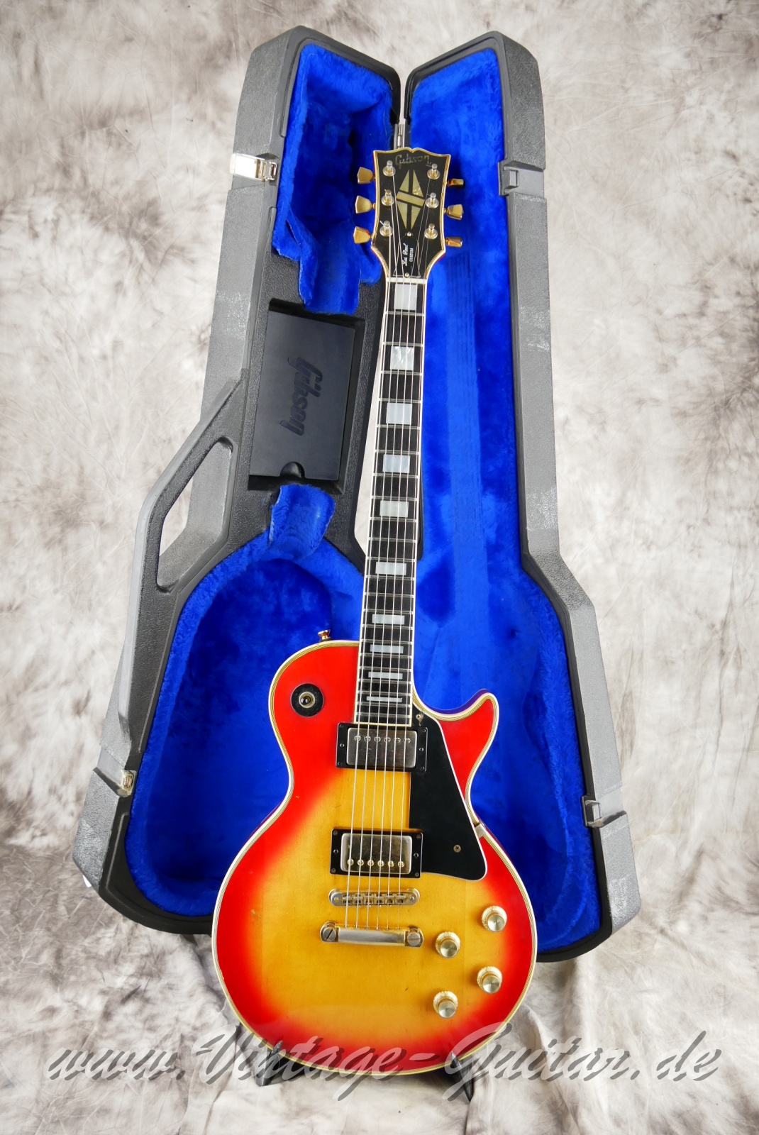 img/vintage/5920/Gibson_Les_Paul_Custom_cherry_sunburst_USA_1978-030.JPG