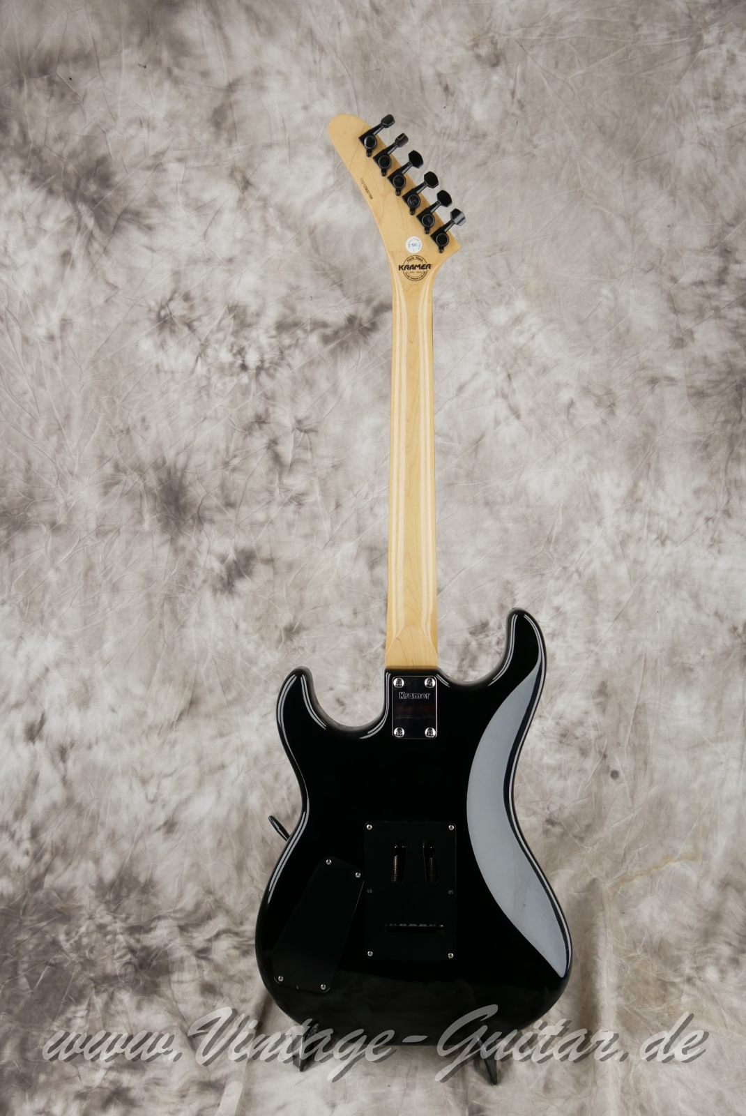 Kramer_Baretta_Special_Asia_black_2016--002.JPG
