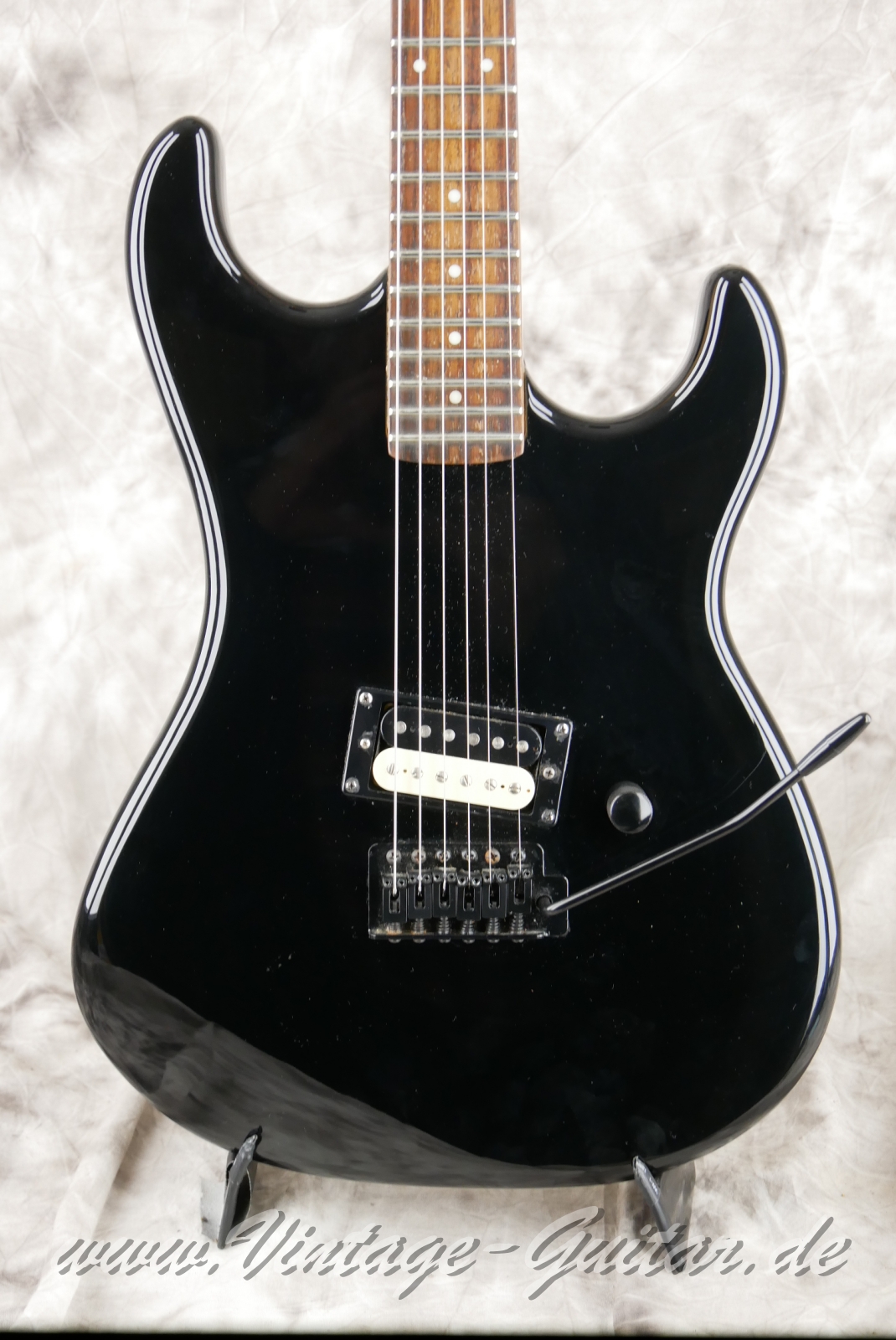 Kramer_Baretta_Special_Asia_black_2016--007.JPG