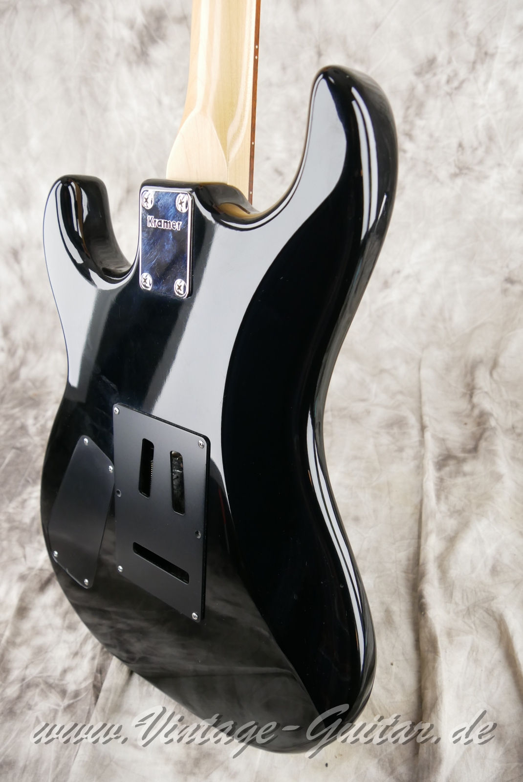 Kramer_Baretta_Special_Asia_black_2016--012.JPG