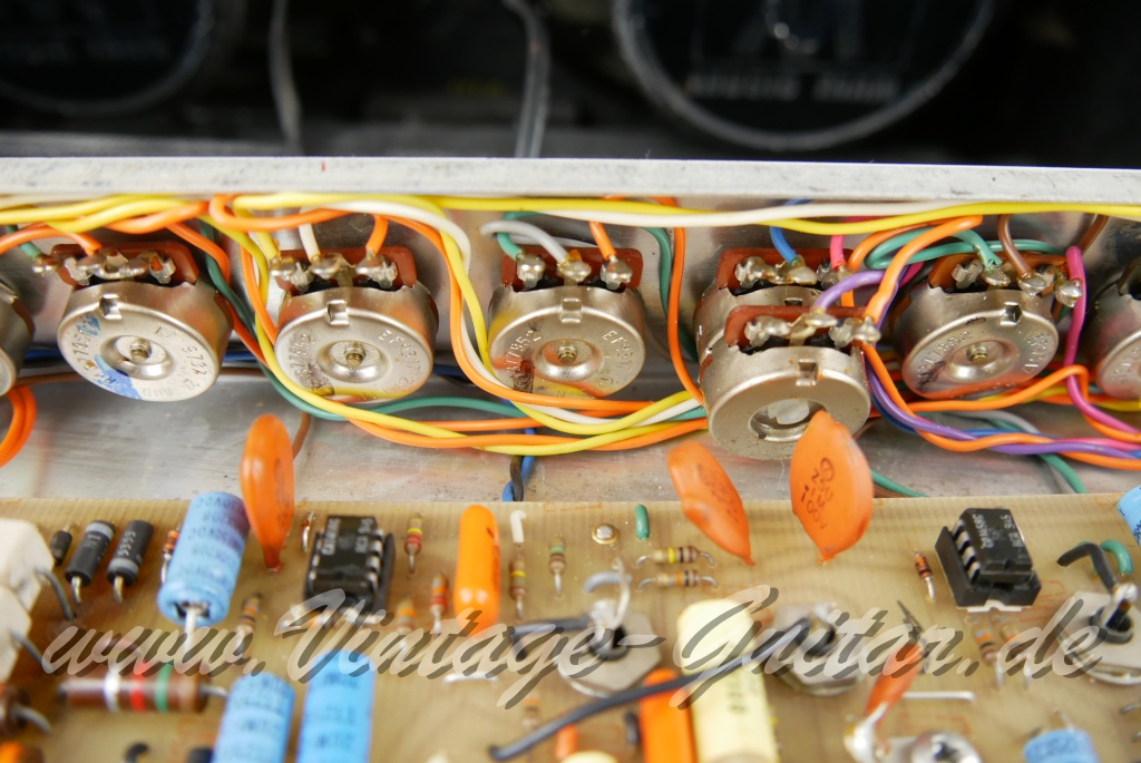 MusicMan-210_RD_One_Hundred_black_USA_1980-019.JPG
