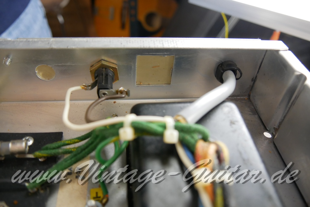 MusicMan-210_RD_One_Hundred_black_USA_1980-021.JPG