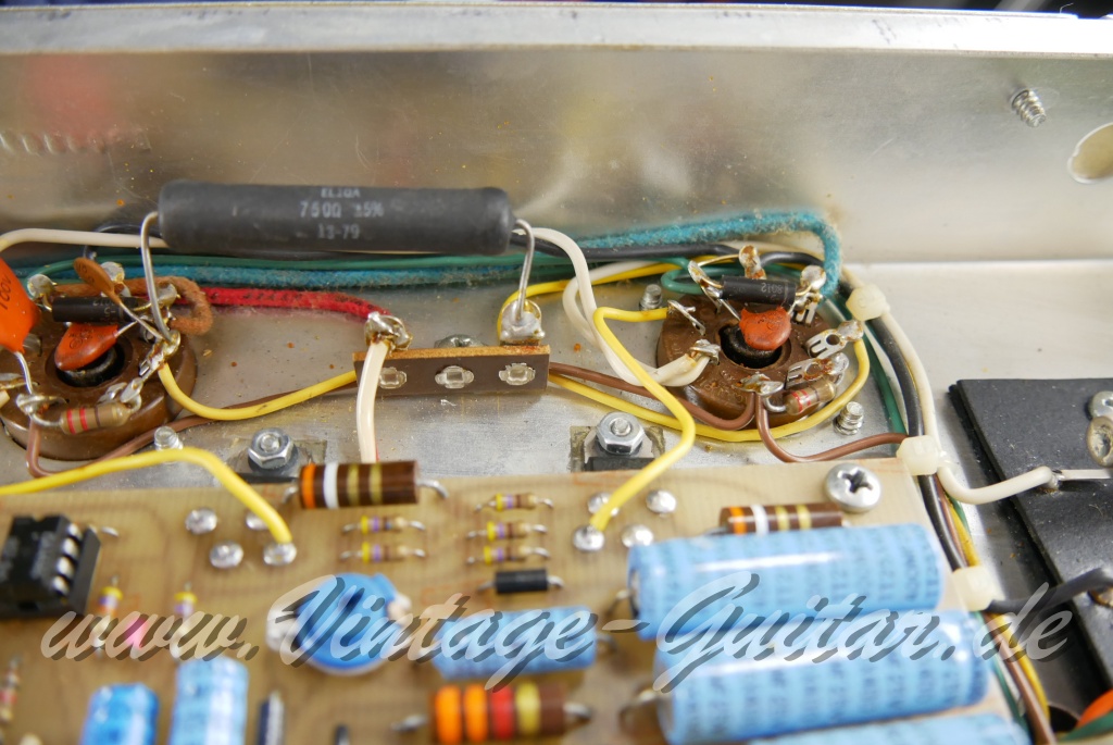 MusicMan-210_RD_One_Hundred_black_USA_1980-022.JPG