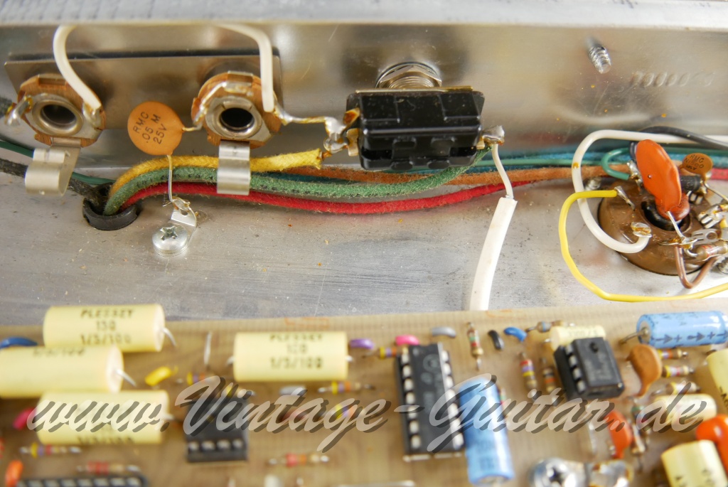MusicMan-210_RD_One_Hundred_black_USA_1980-023.JPG