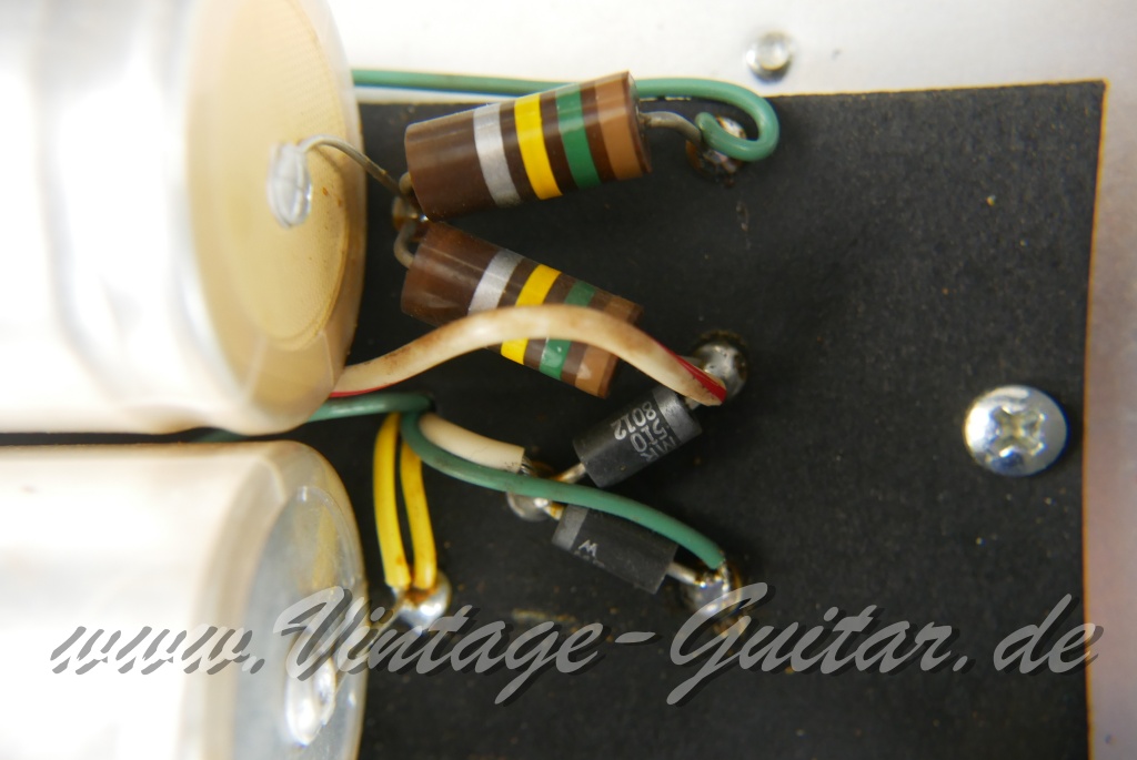 MusicMan-210_RD_One_Hundred_black_USA_1980-028.JPG