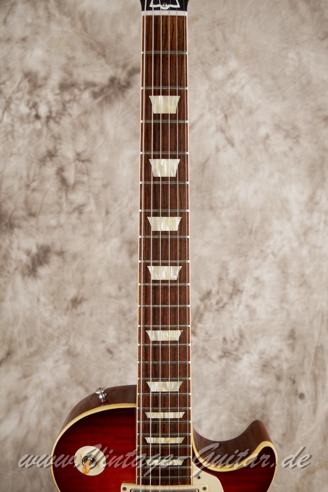 img/vintage/5937/Gibson_lespaul_r9_customshop-2016_cherryburst_USA-005.JPG