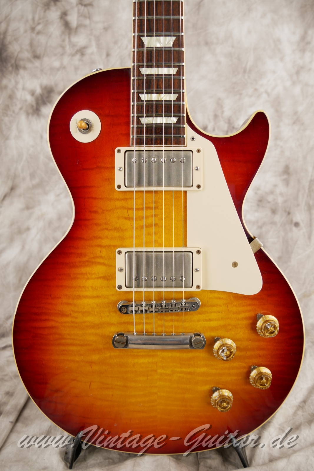 img/vintage/5937/Gibson_lespaul_r9_customshop-2016_cherryburst_USA-007.JPG