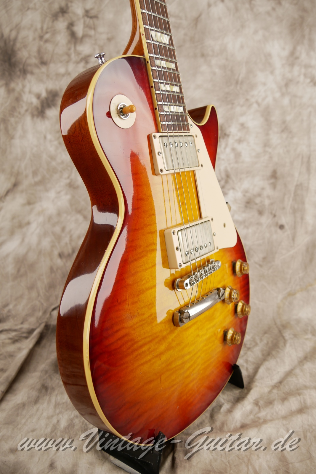 img/vintage/5937/Gibson_lespaul_r9_customshop-2016_cherryburst_USA-009.JPG