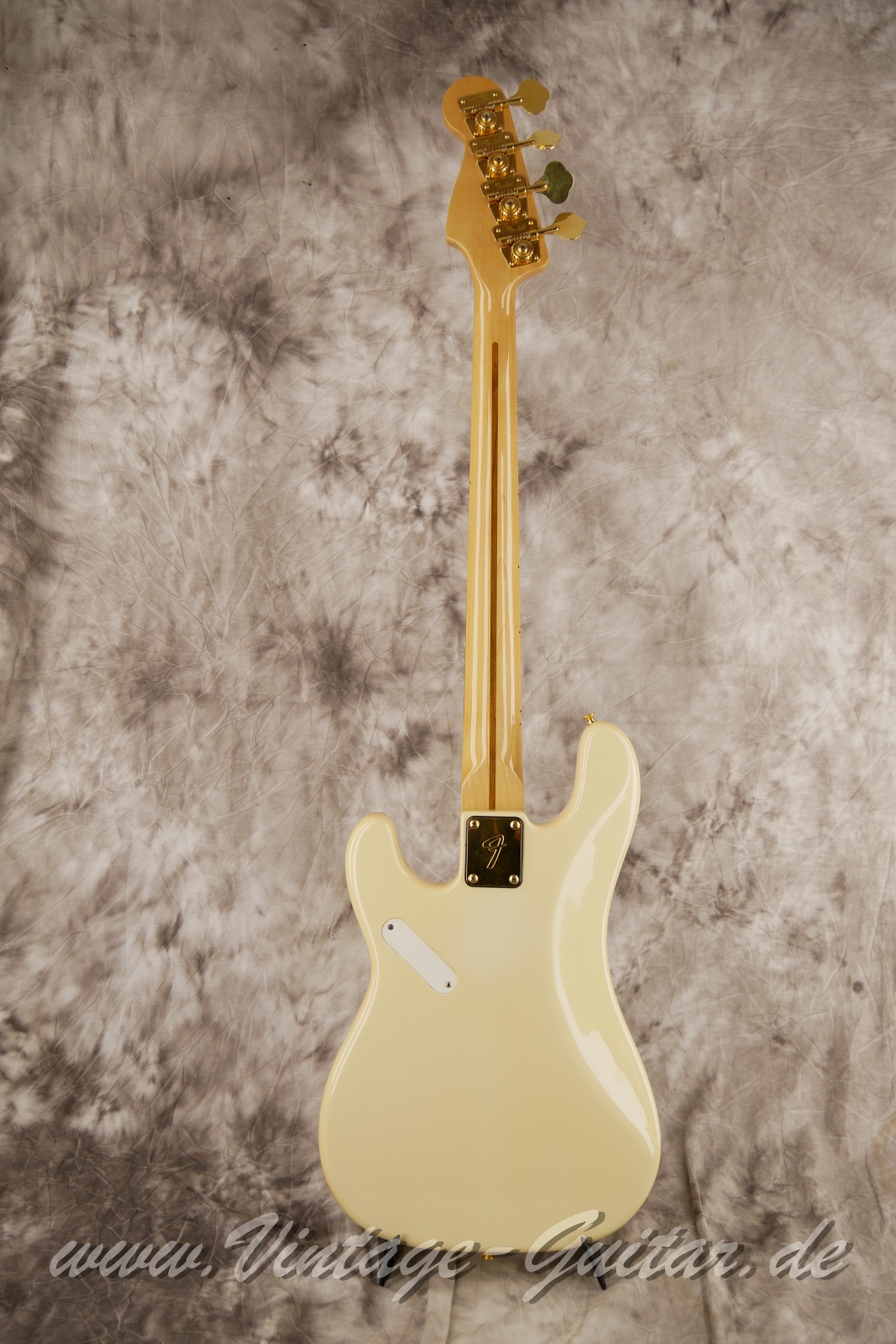 Fender_Precision_Special_Bass_USA_olympic_white_1983-002.JPG