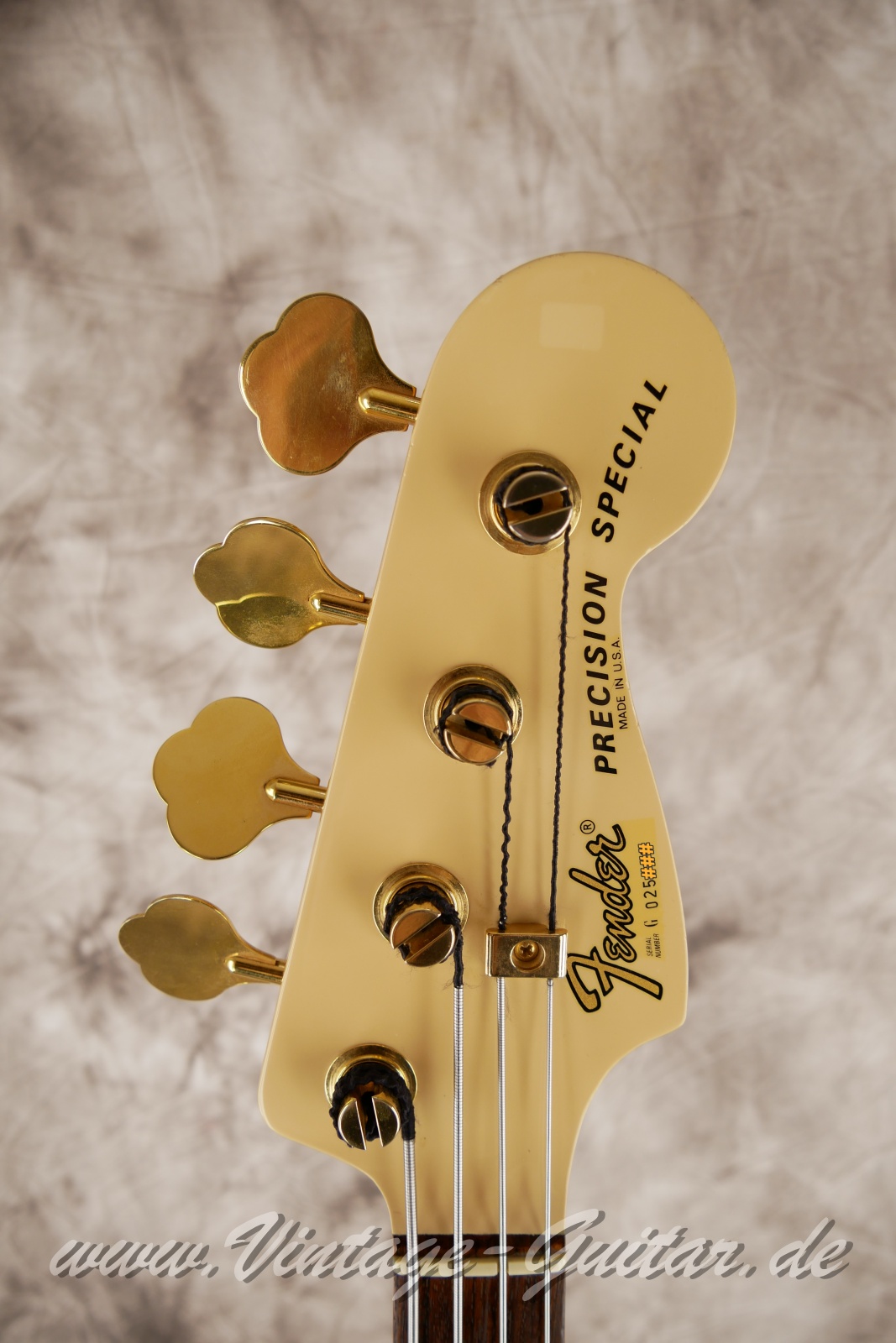Fender_Precision_Special_Bass_USA_olympic_white_1983-003.JPG