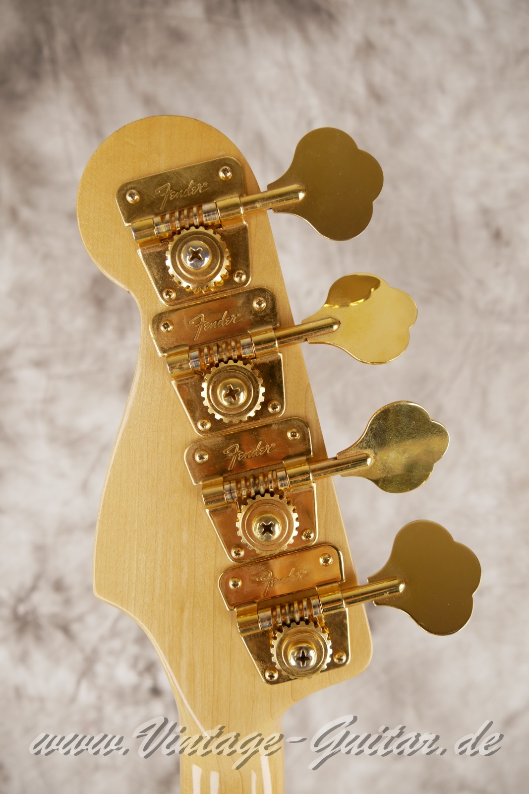 Fender_Precision_Special_Bass_USA_olympic_white_1983-004.JPG