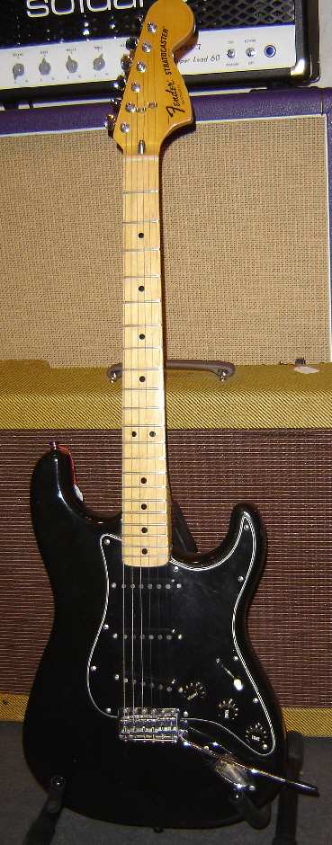 Fender-Stratocaster-1977-black-maple.jpg