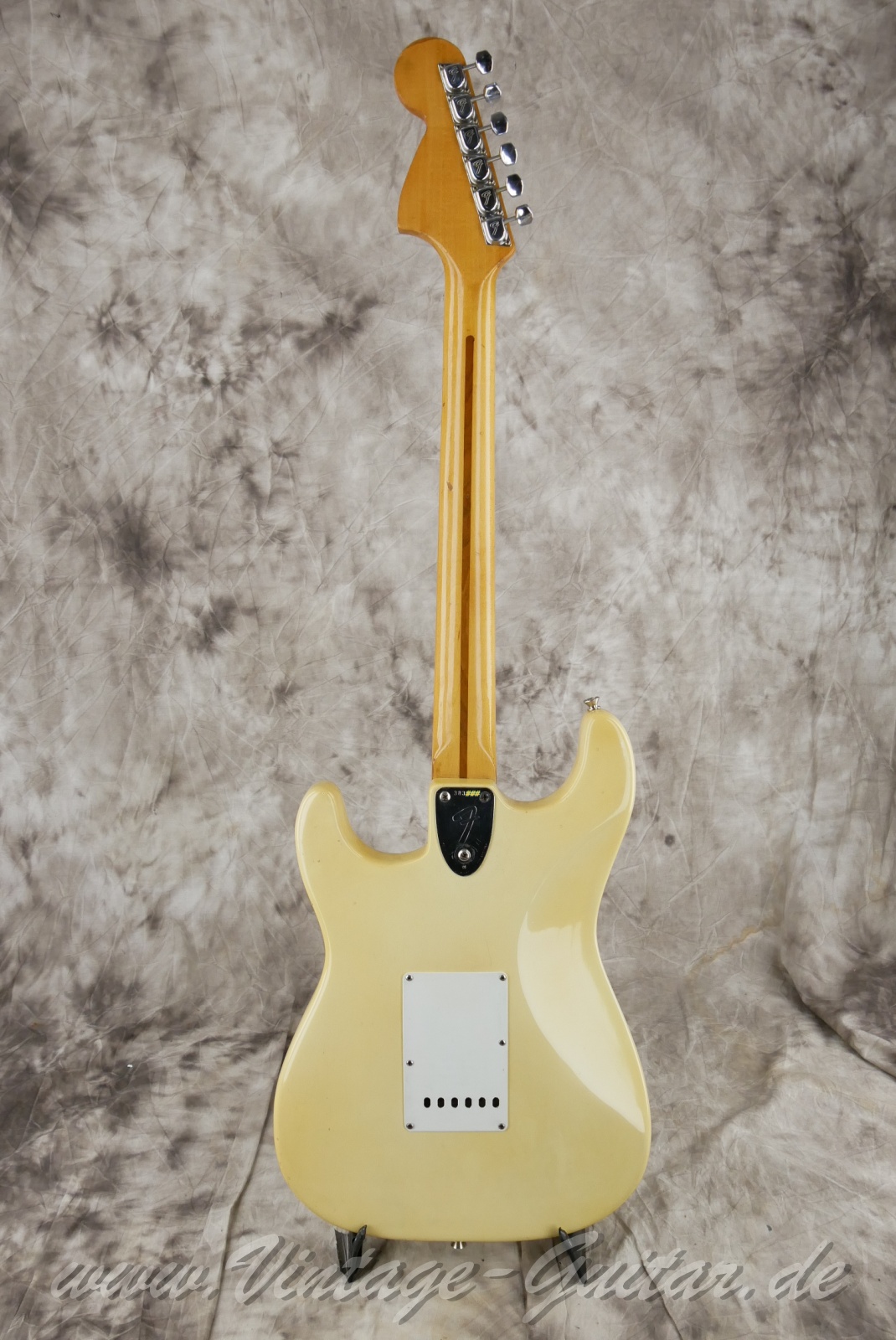 img/vintage/5954/Fender_Startocaste_olypic_white_1973_USA-02.jpg