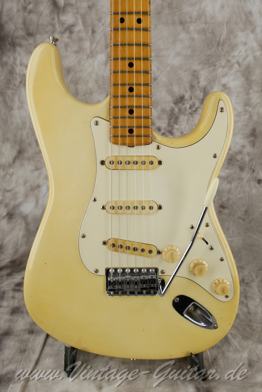 img/vintage/5954/Fender_Startocaste_olypic_white_1973_USA-07.jpg