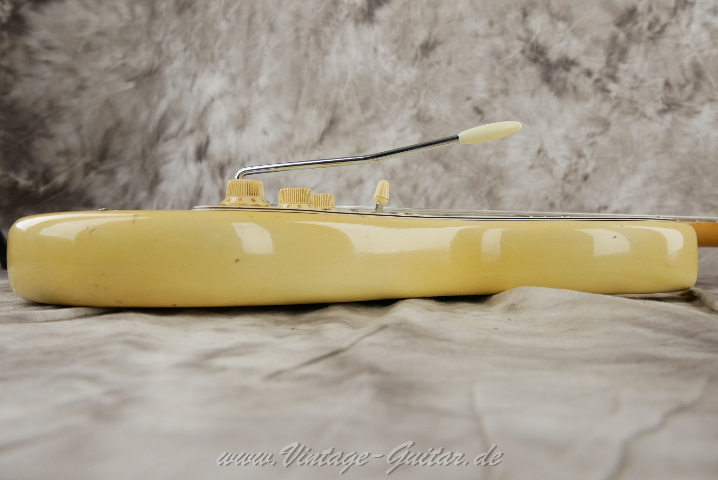 img/vintage/5954/Fender_Startocaste_olypic_white_1973_USA-17.jpg