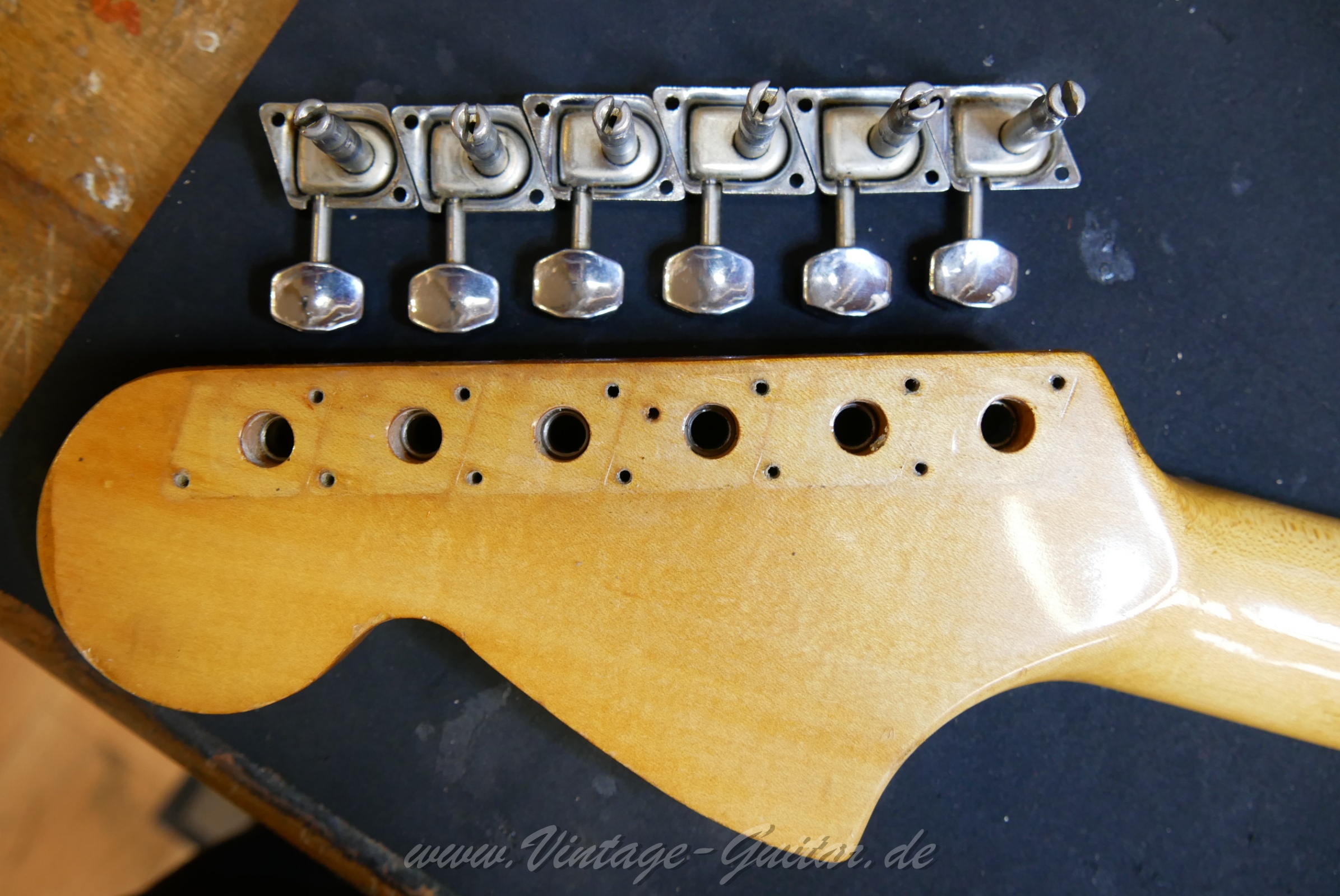 img/vintage/5954/Fender_Startocaste_olypic_white_1973_USA-22.jpg