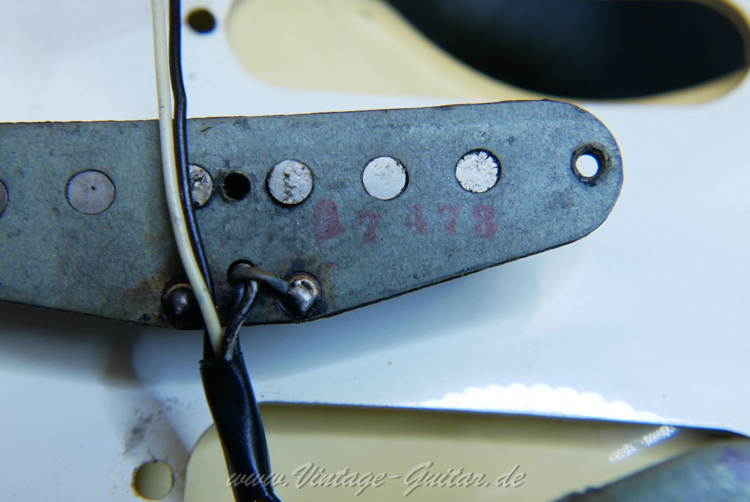 img/vintage/5954/Fender_Startocaste_olypic_white_1973_USA-27.jpg