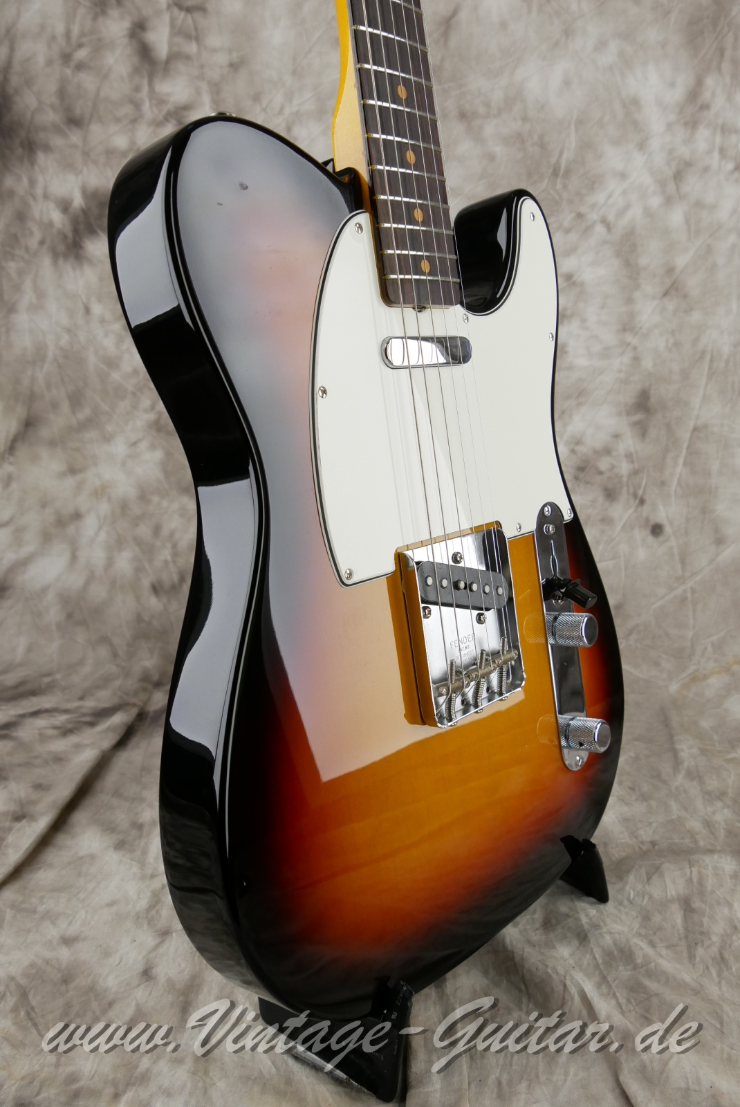 Fender_Telecaster_american_vintage_sundburst_2023_USA-009.jpg