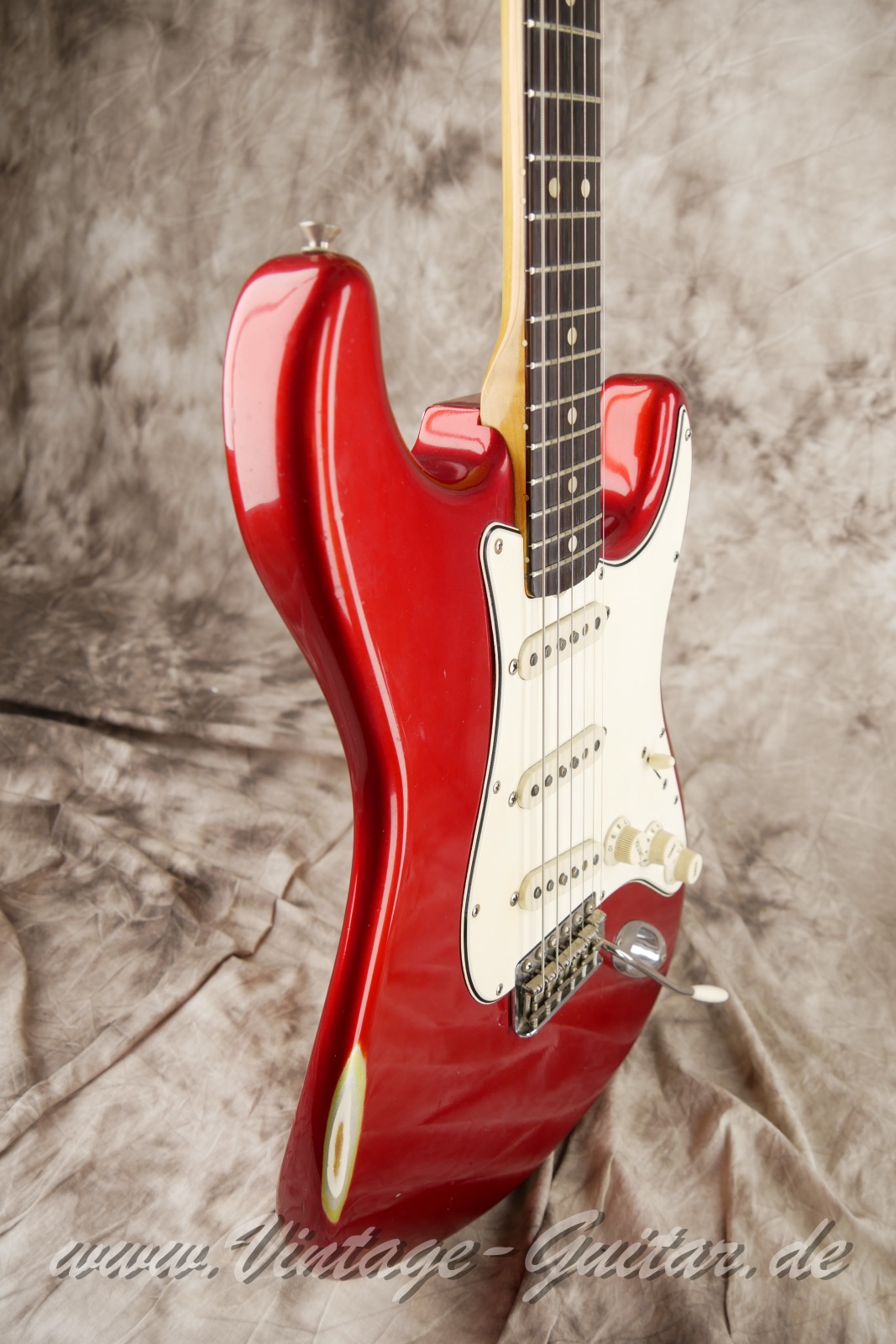 img/vintage/5966/Fender_stratocaster_candy_apple_red_1965_USA-09.jpg