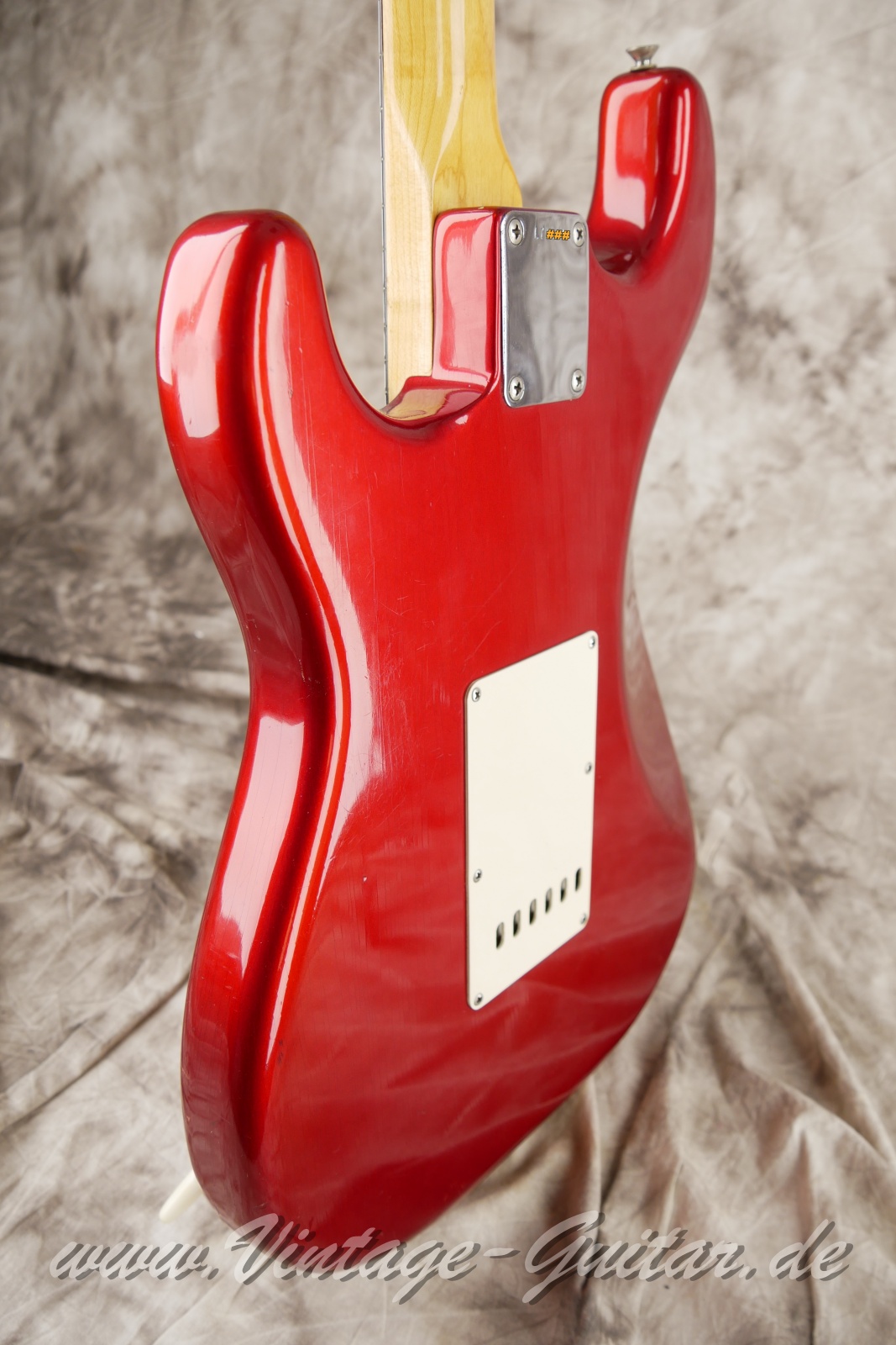 img/vintage/5966/Fender_stratocaster_candy_apple_red_1965_USA-11.JPG