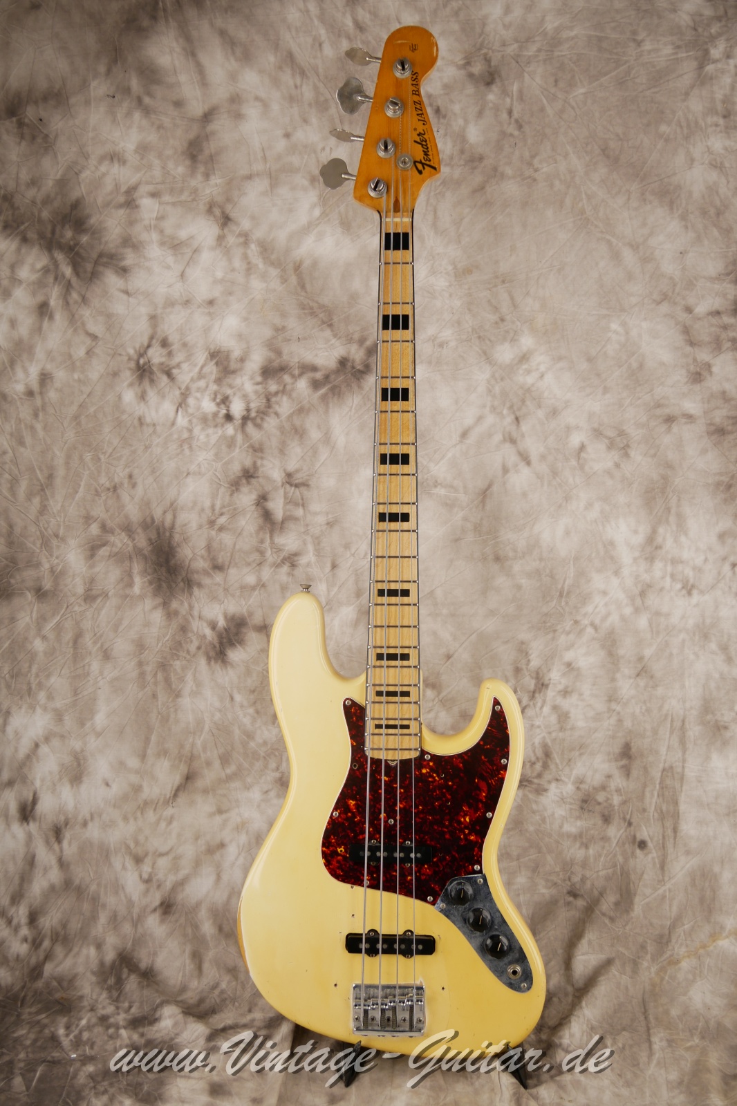 Fender-Jazz-Bass-1973-olympic-white--001.jpg