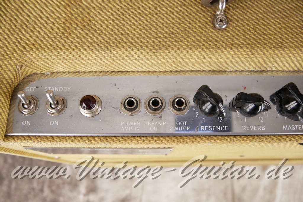 img/vintage/5978/Fender_Blues_DeVille_tweed_USA_1994-006.jpg