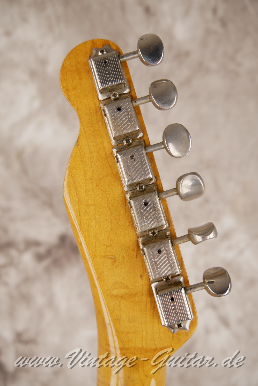 img/vintage/5985/Fender_Telecaster_Custom_sunburst_USA_1967-004.jpg