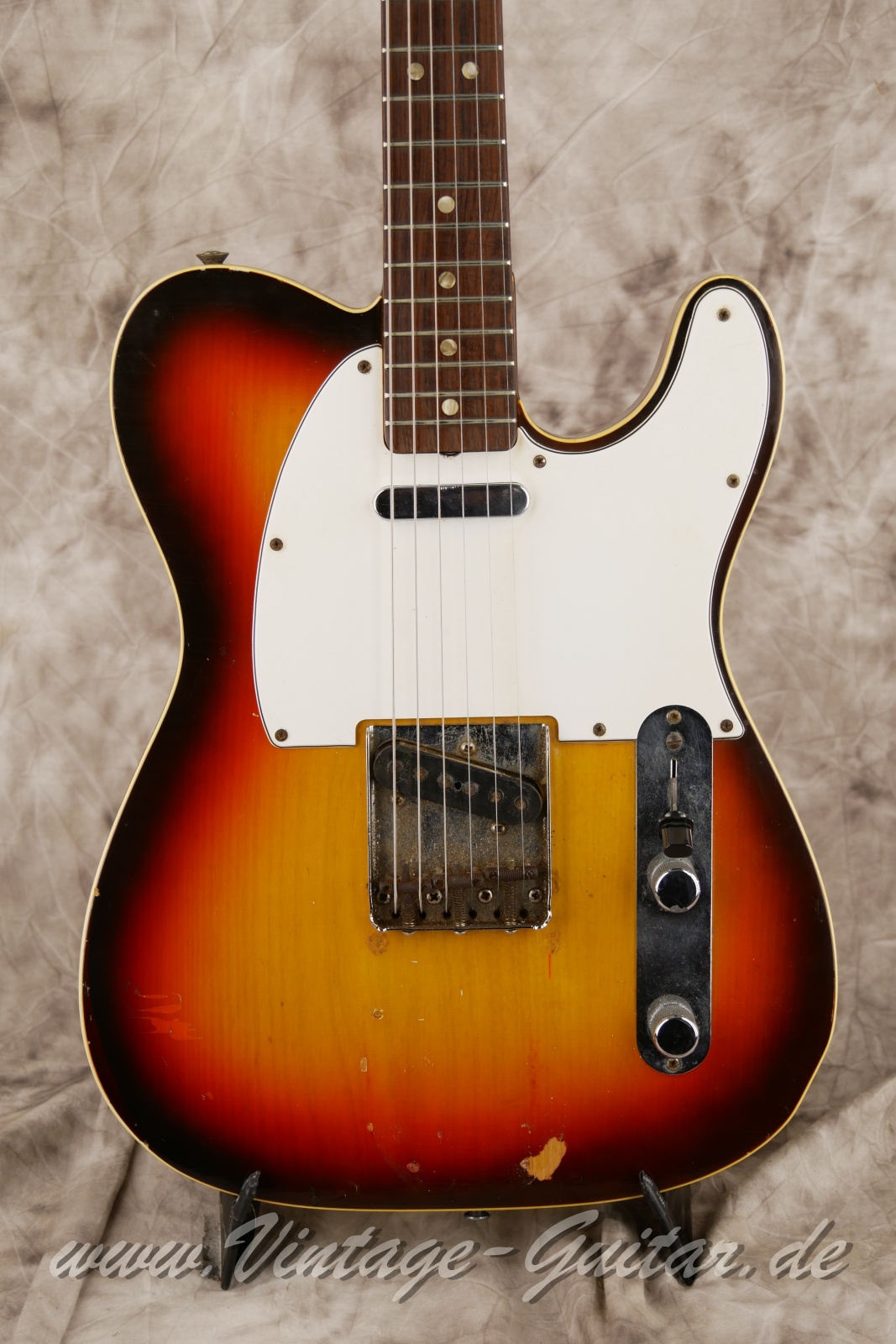 img/vintage/5985/Fender_Telecaster_Custom_sunburst_USA_1967-007.jpg