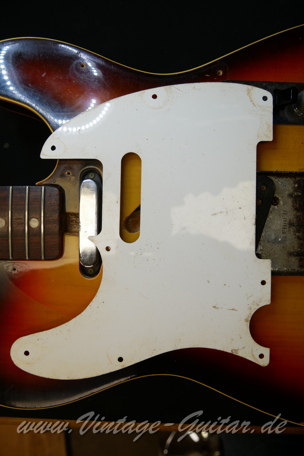 img/vintage/5985/Fender_Telecaster_Custom_sunburst_USA_1967-029.JPG