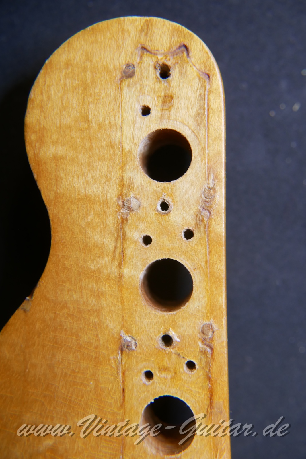 img/vintage/5985/Fender_Telecaster_Custom_sunburst_USA_1967-037.JPG