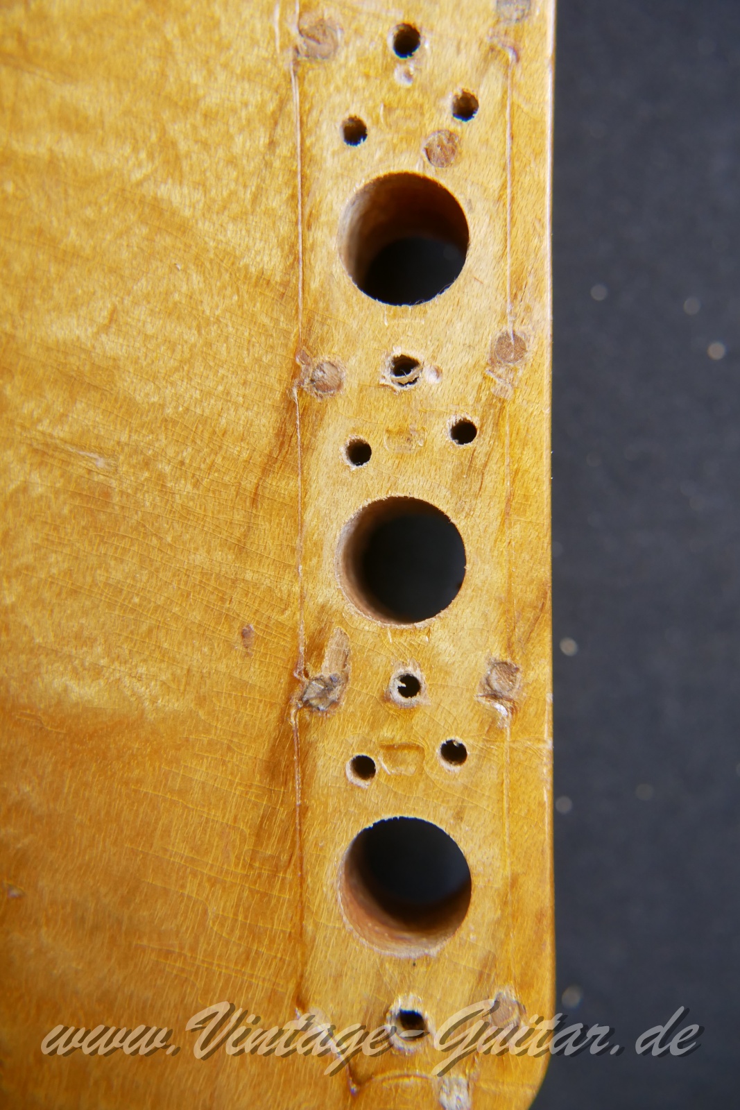 img/vintage/5985/Fender_Telecaster_Custom_sunburst_USA_1967-038.JPG