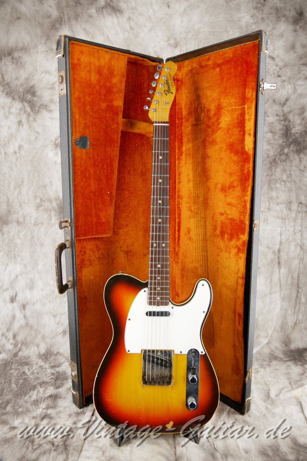 img/vintage/5985/Fender_Telecaster_Custom_sunburst_USA_1967-043.jpg