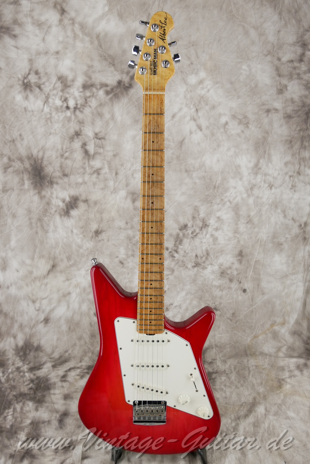 MusicMan_Albert_Lee_1993_pink_burst_USA-01.jpg