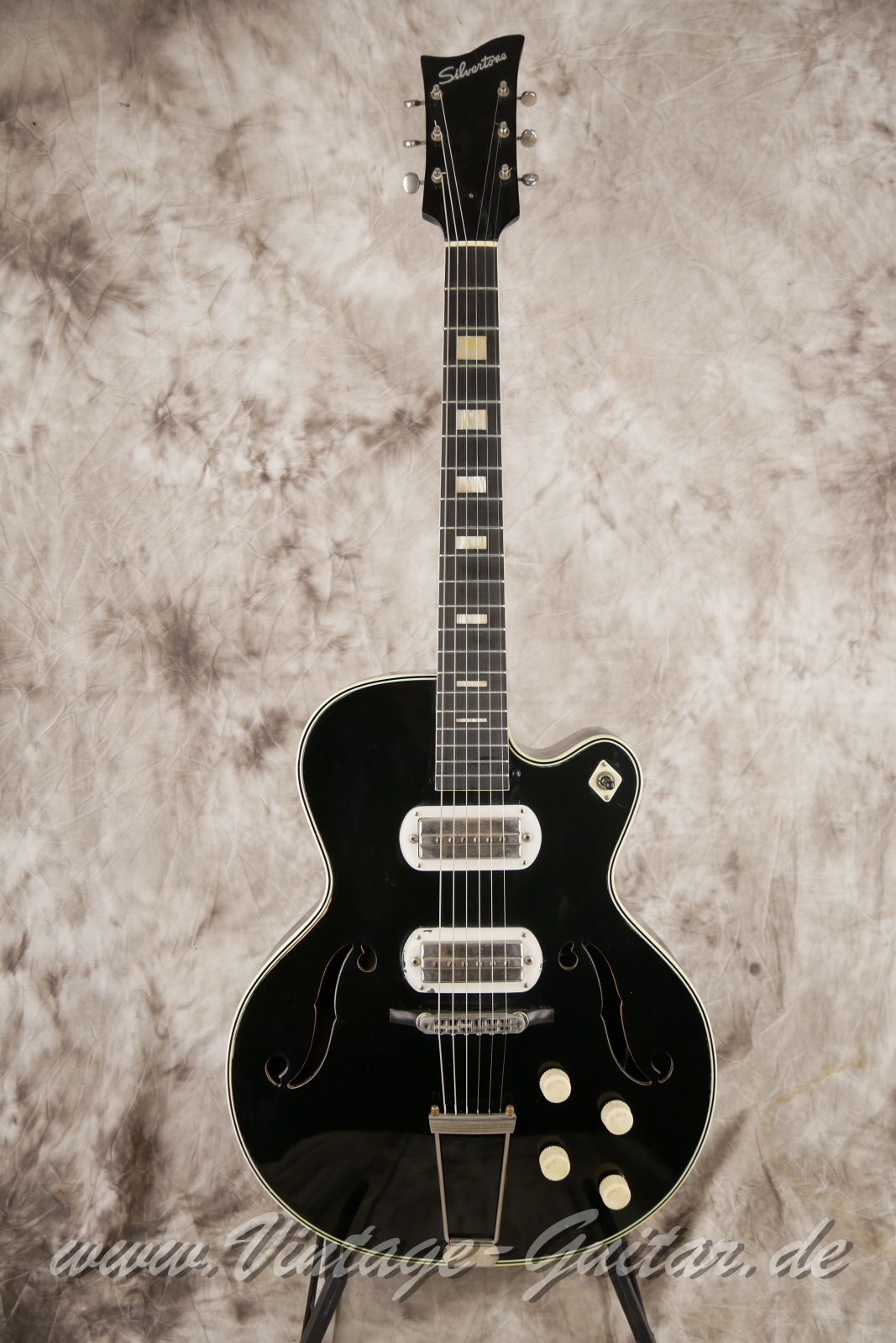 Silvertone_Espanada_1427_USA_black_1959-001.jpg