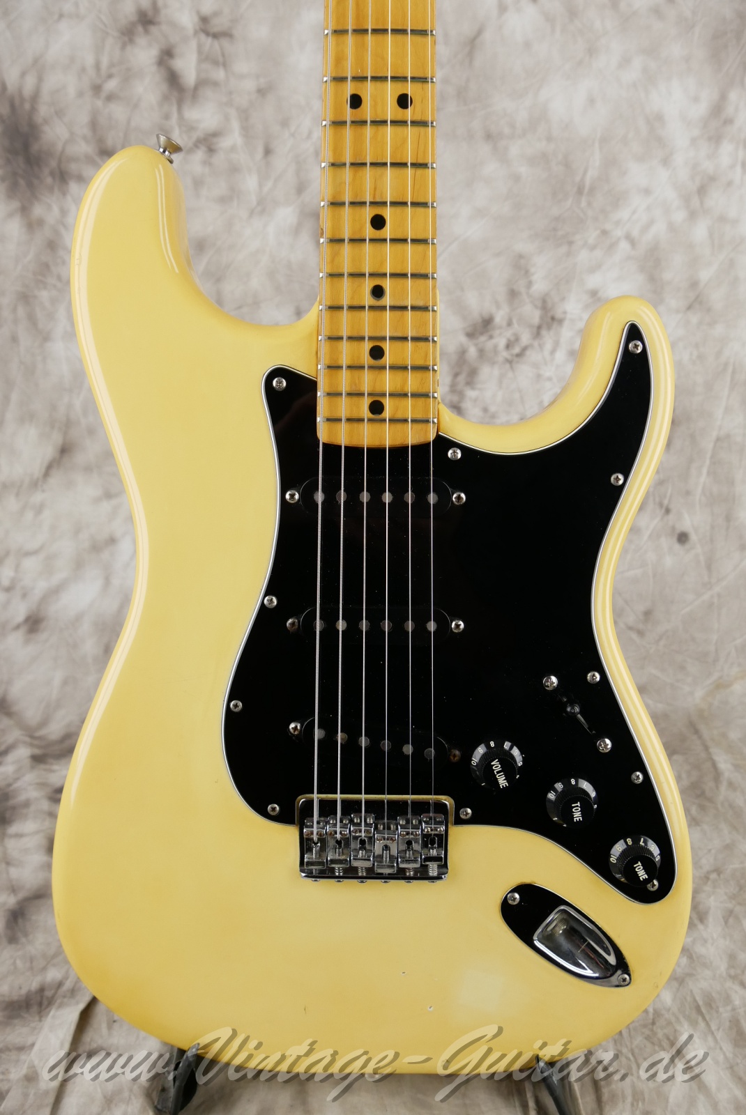 Fender_Stratocaster_Hardtail_1979_Olympic_White_USA-07.jpg