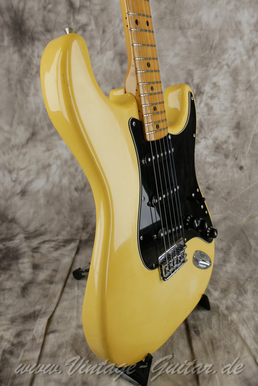 Fender_Stratocaster_Hardtail_1979_Olympic_White_USA-09.jpg