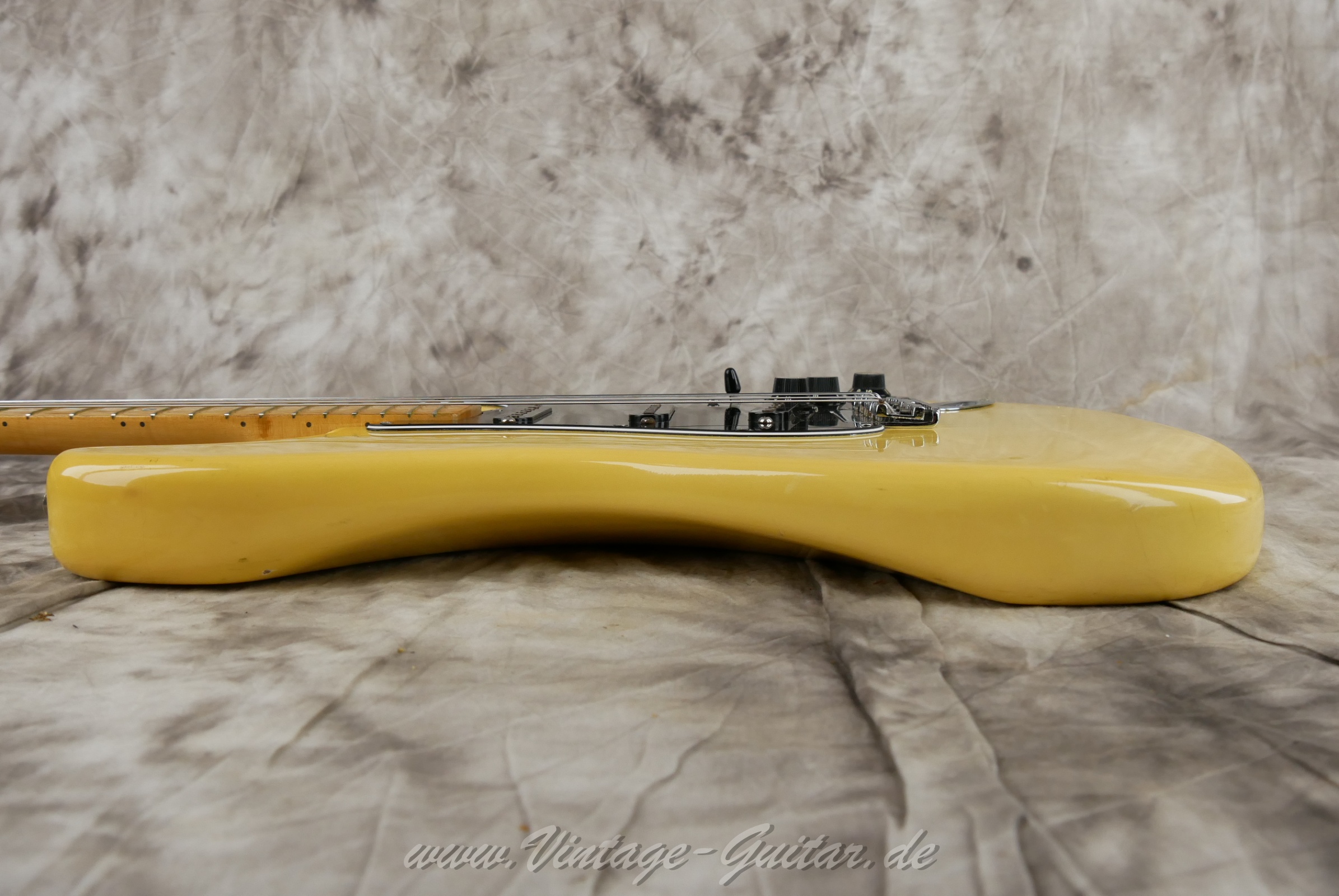 Fender_Stratocaster_Hardtail_1979_Olympic_White_USA-14.jpg