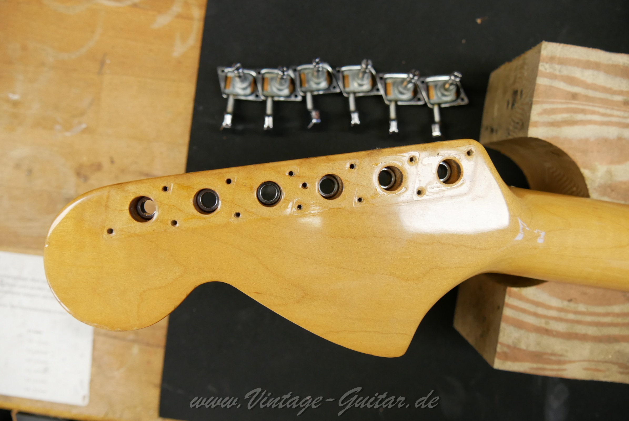 Fender_Stratocaster_Hardtail_1979_Olympic_White_USA-17.jpg