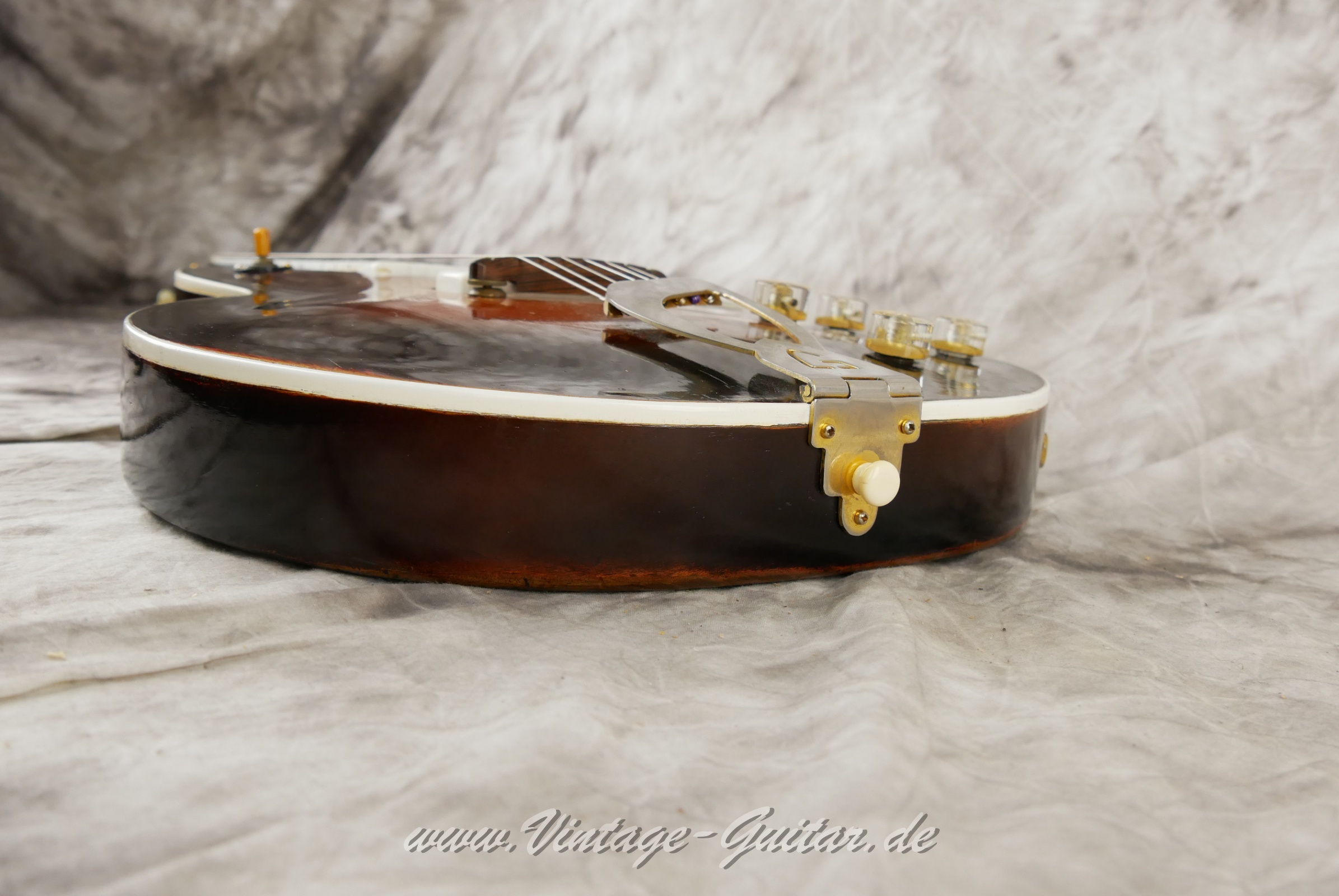 img/vintage/5995/Guild_M75_Aristocrat_1954_sunburst_USA-023.jpg