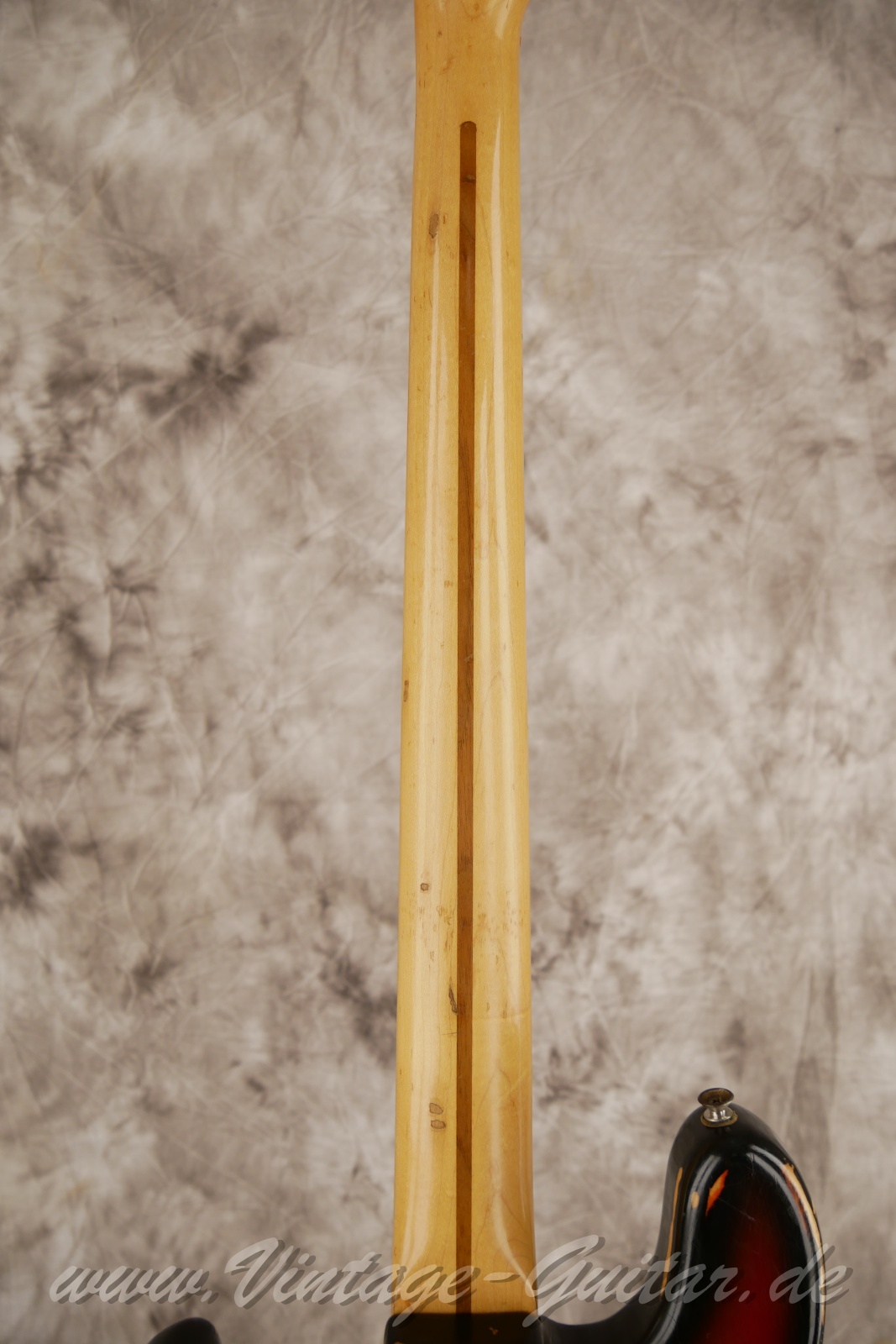 img/vintage/5997/fender_jazz_bass_1972_sunburst_usa-06.jpg