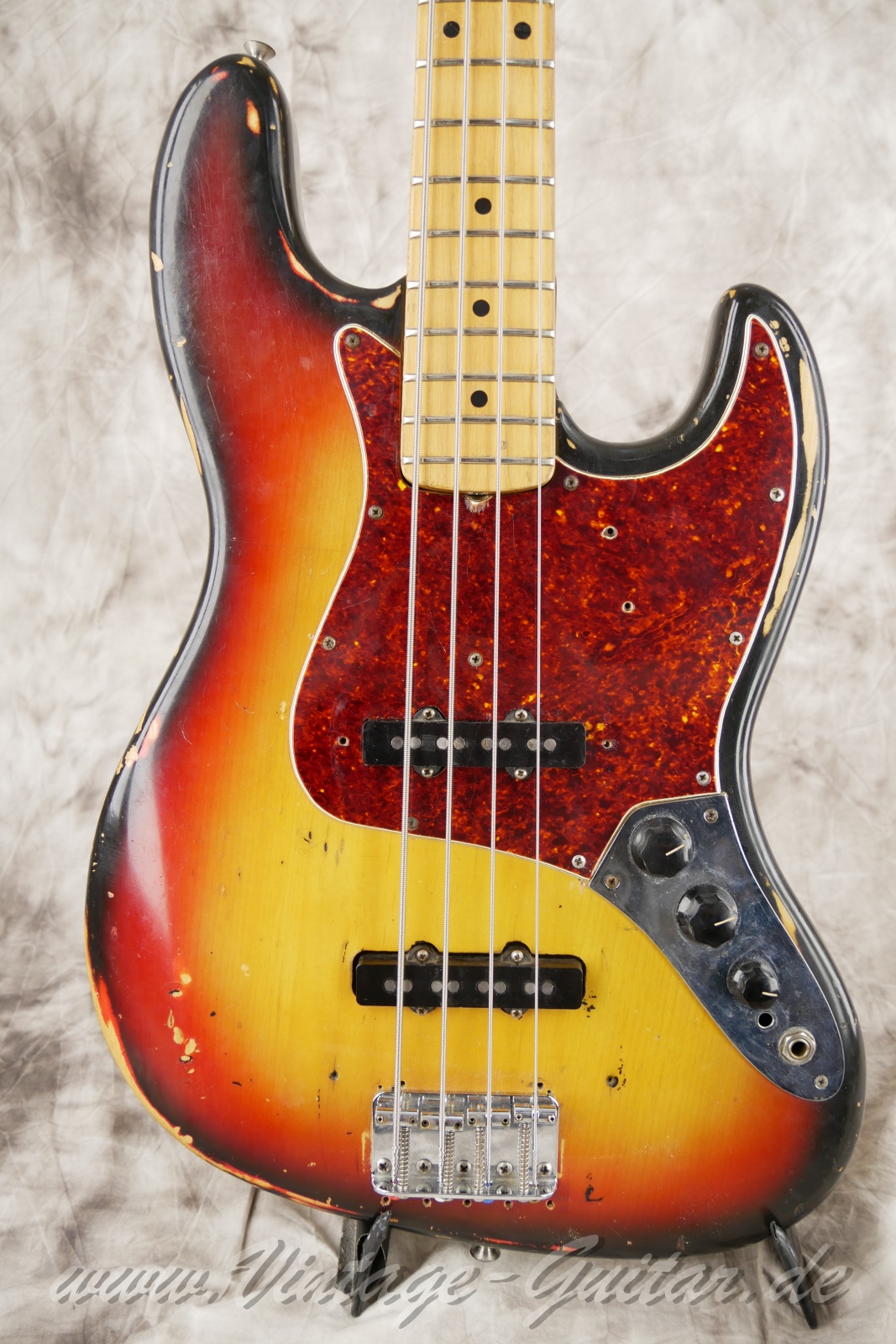 img/vintage/5997/fender_jazz_bass_1972_sunburst_usa-07.jpg